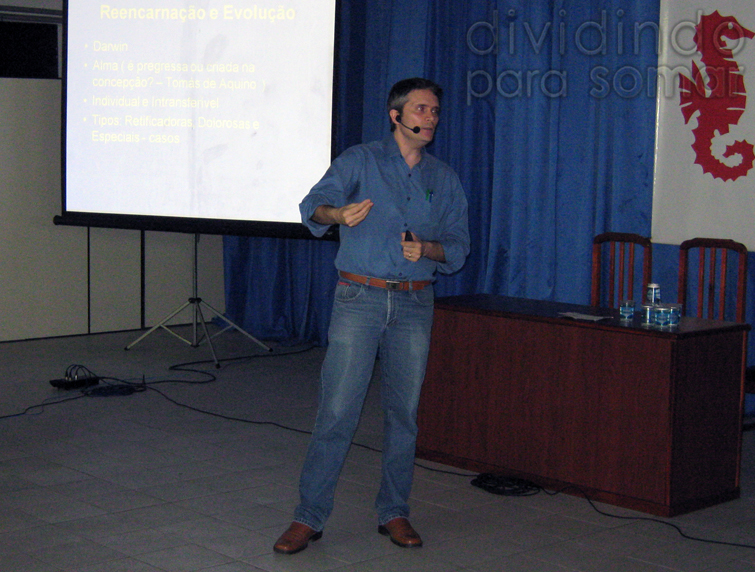 O passado e o futuro da alma: as vidas passadas e a reencarnação à luz da ciência, com Dr. Flávio Braun (24/05/2010)