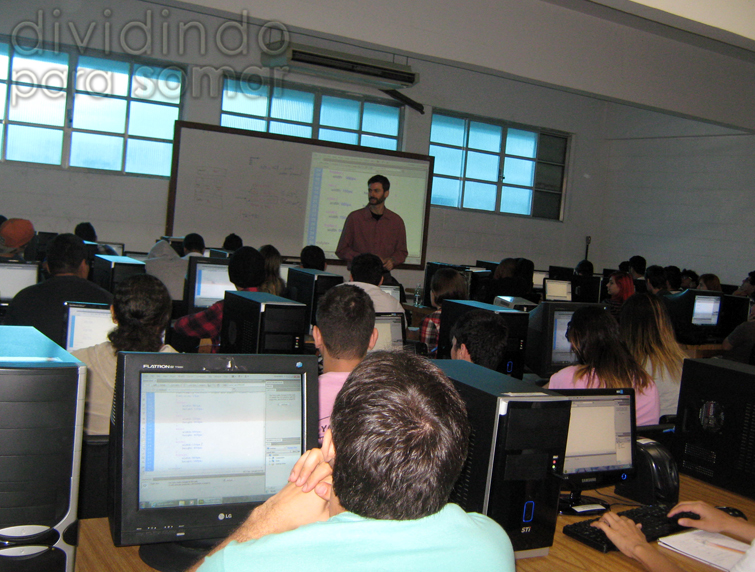 Implementando layouts rápidos para a web com HTML e CSS, com o professor Alexandre Sobrino (17/05/2014)
